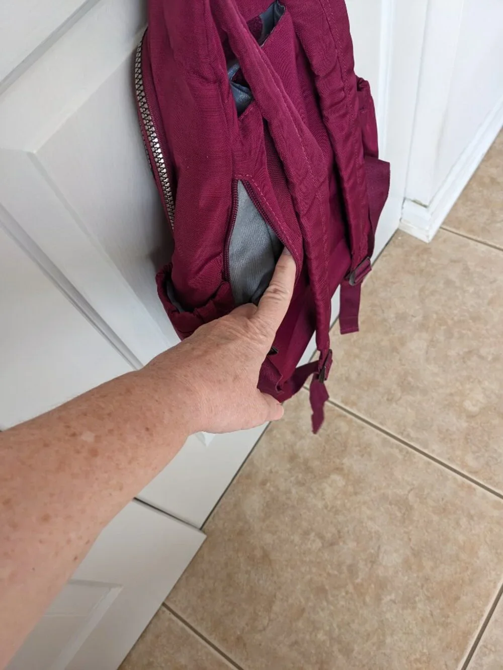 N/A burgundy wine